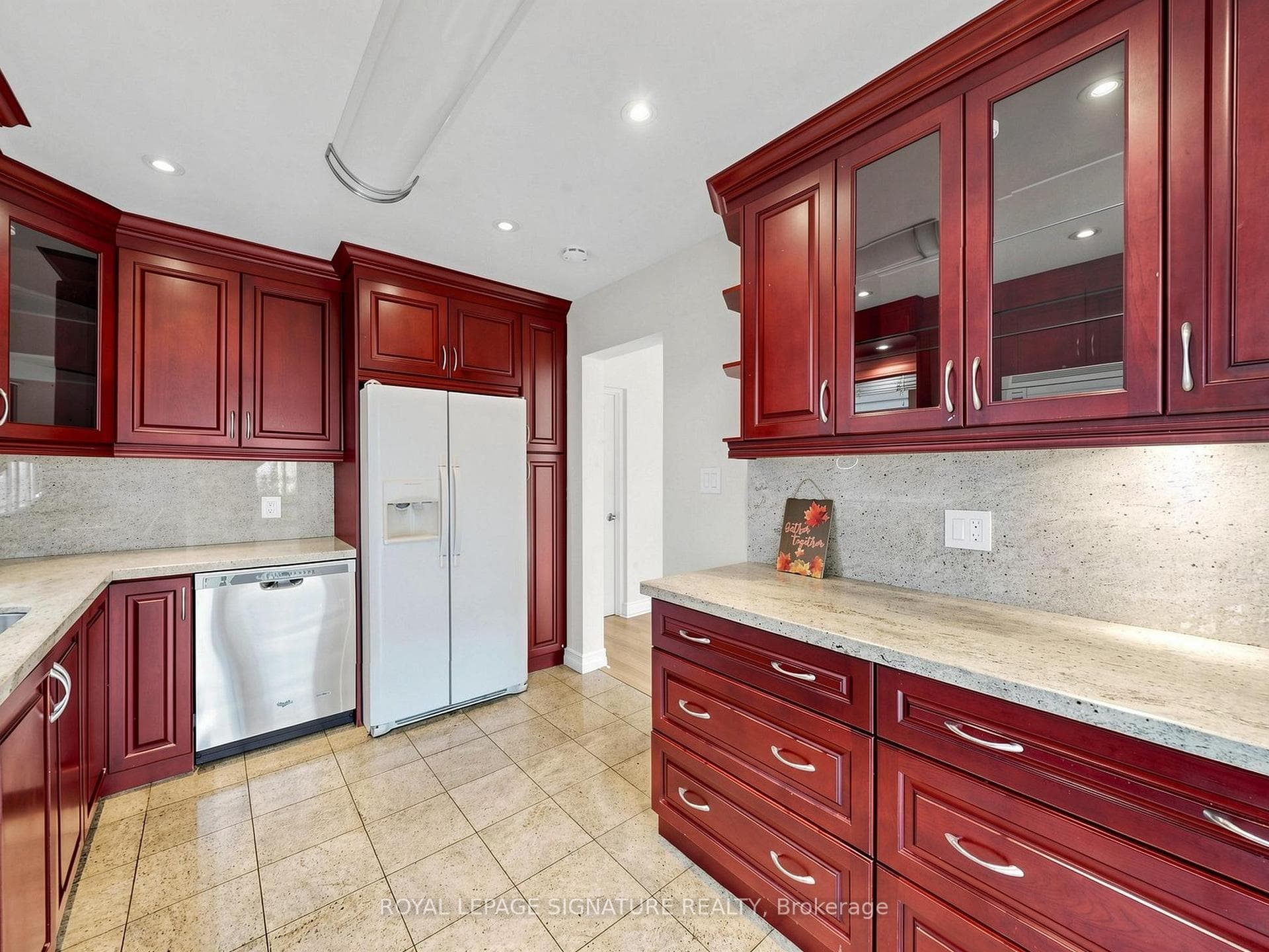 19 Troyer Court photo 8