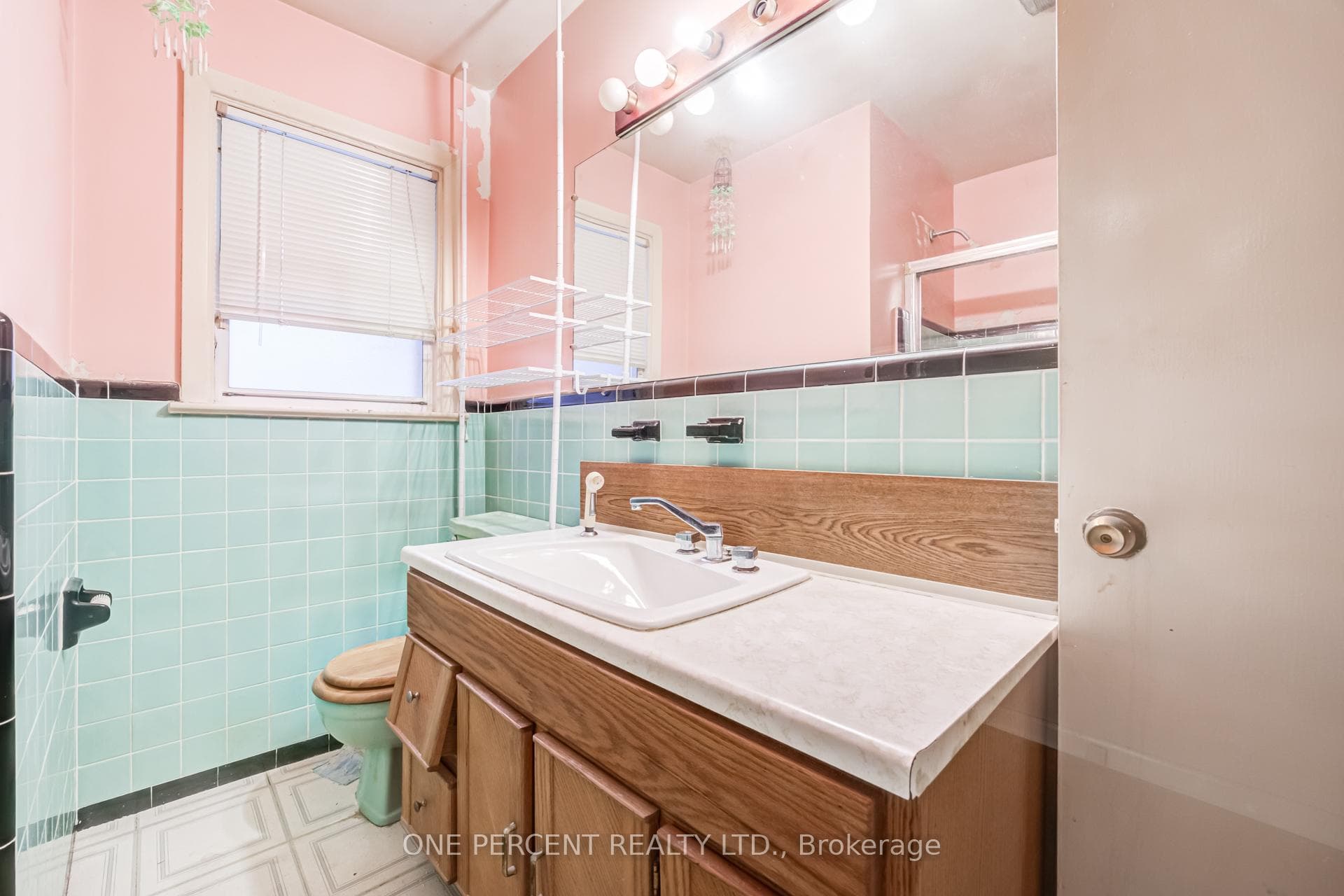 8 Wonderland Drive photo 17