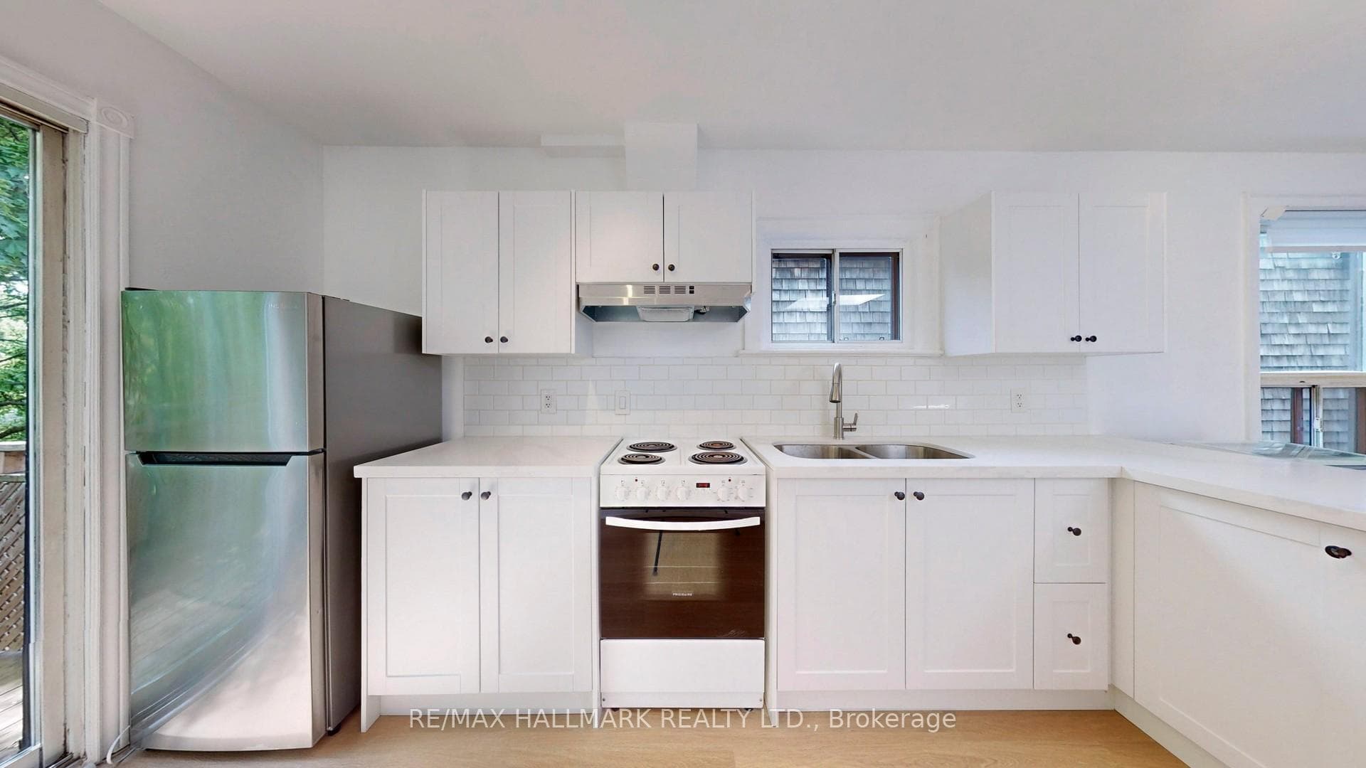 215 Kingston Road Unit Upper photo 8