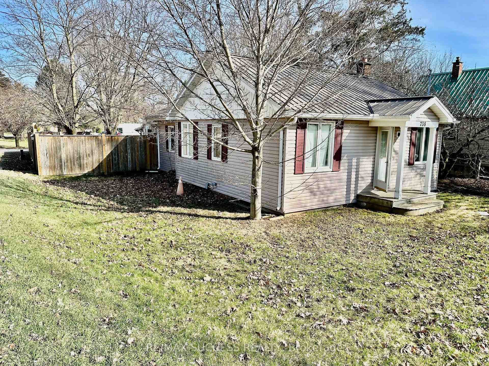 738 MOUNT PLEASANT Road photo 1