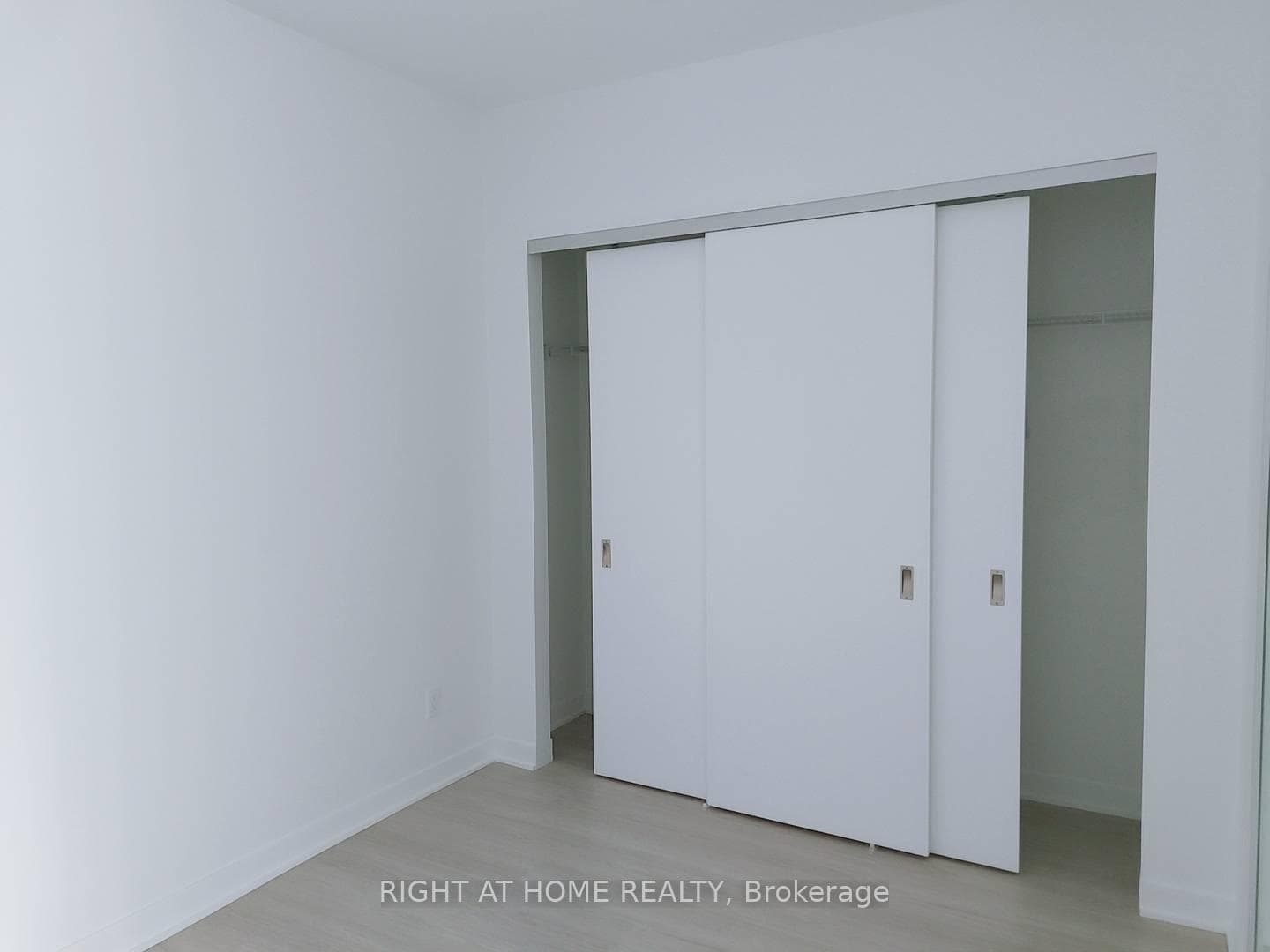 185 Alberta Avenue Unit 210 photo 4