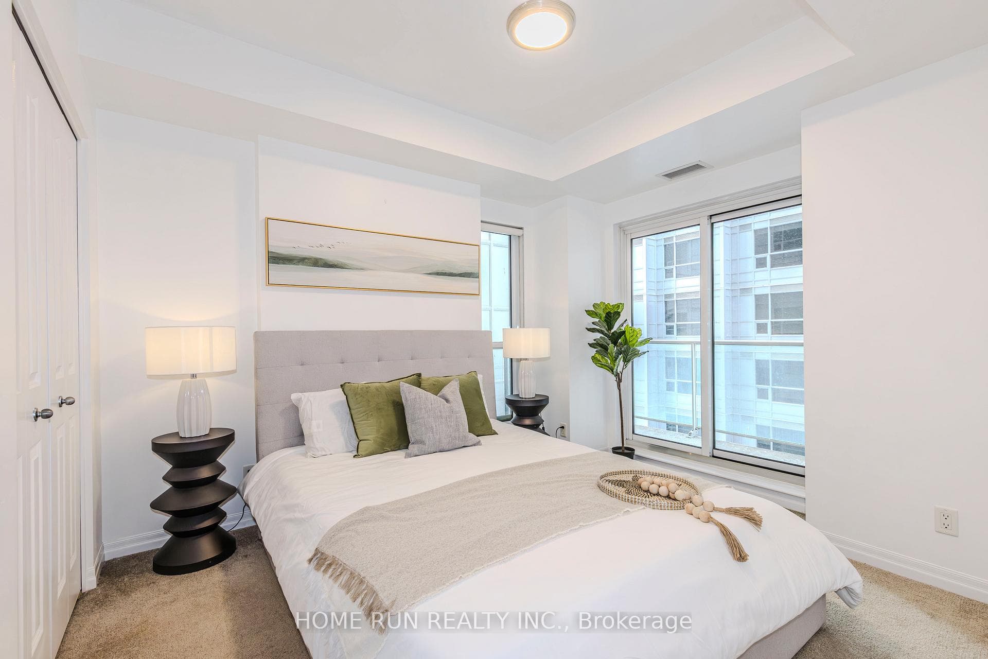 242 Rideau Street Unit 1406 photo 23