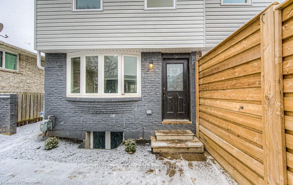 152 Overlea Drive photo 3