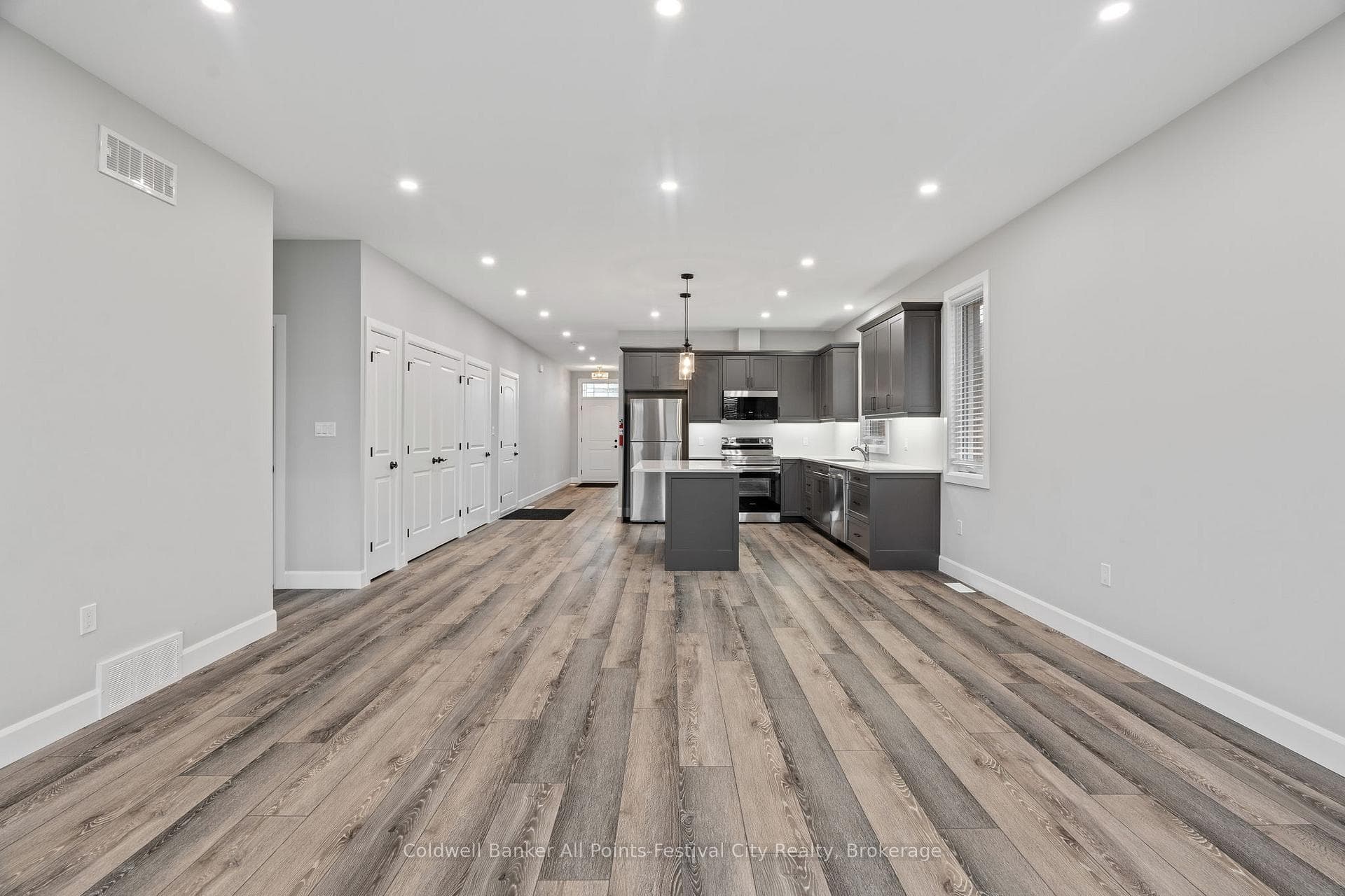 463 Warren Street photo 24