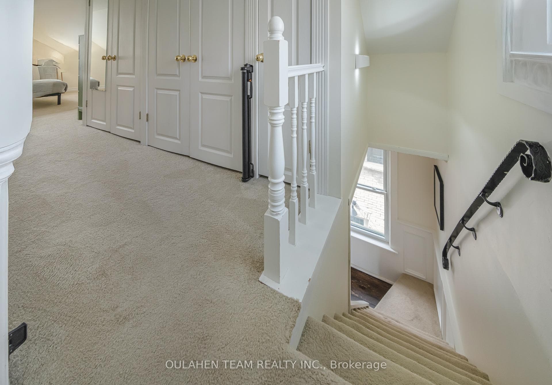 389 Ontario Street photo 18