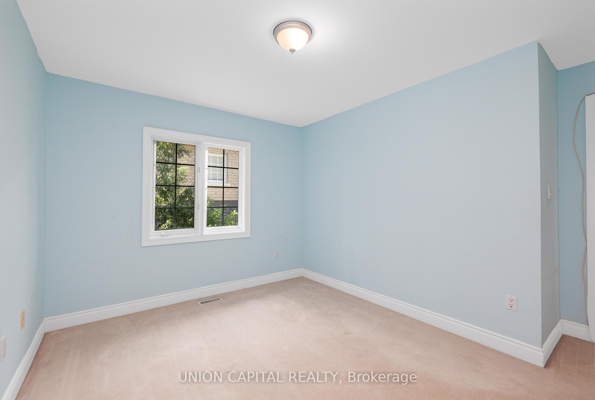 75 Langtry Place photo 35