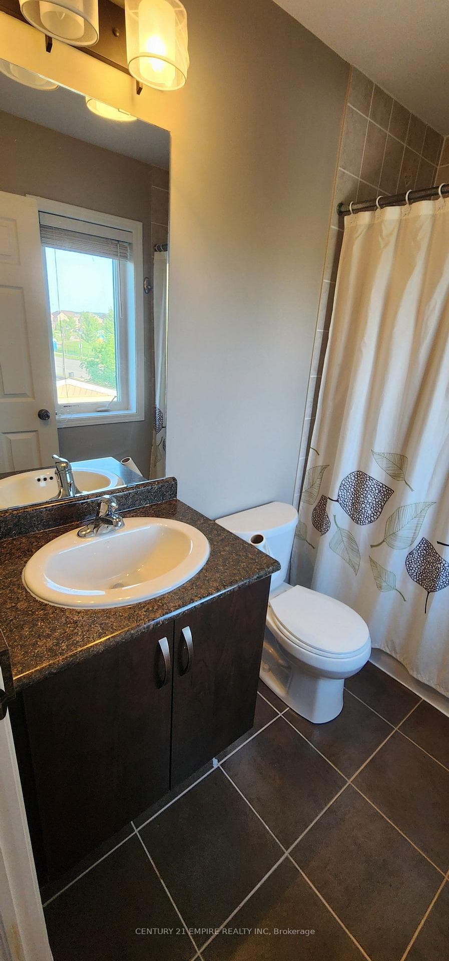 108 Bisset Avenue photo 20