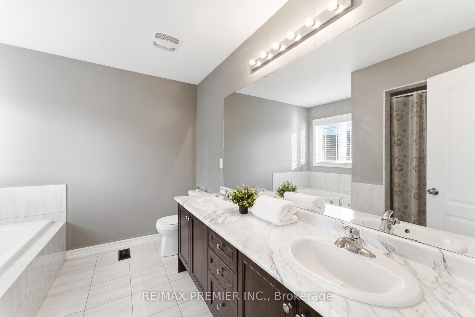 122 Mckenzie Way photo 28