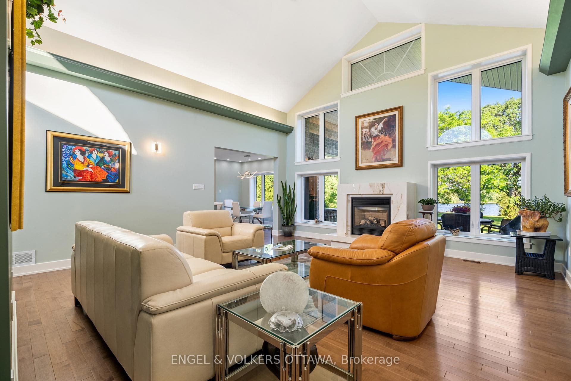 1562 Lakeshore Drive photo 12