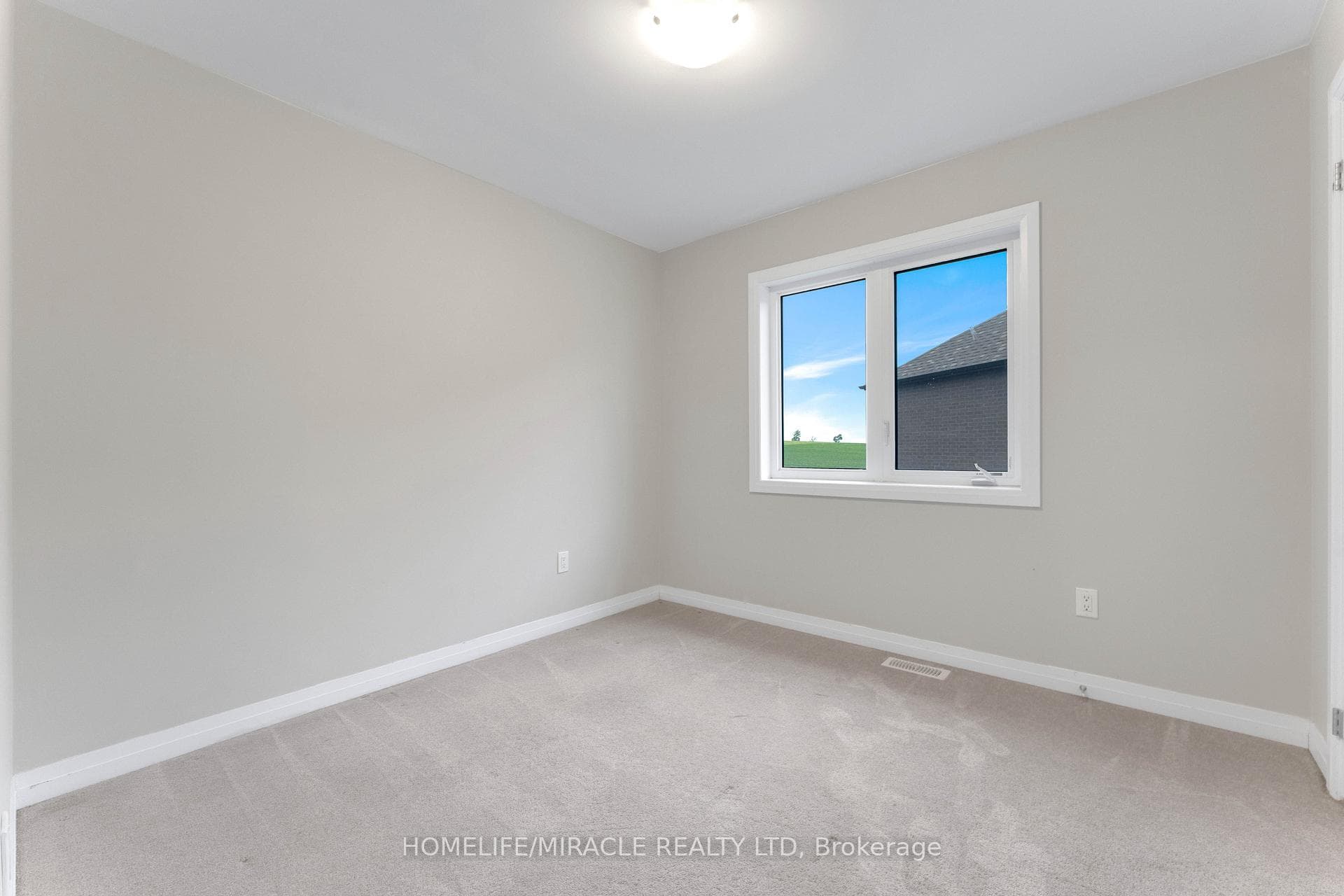 133 Huntingford Trail photo 19