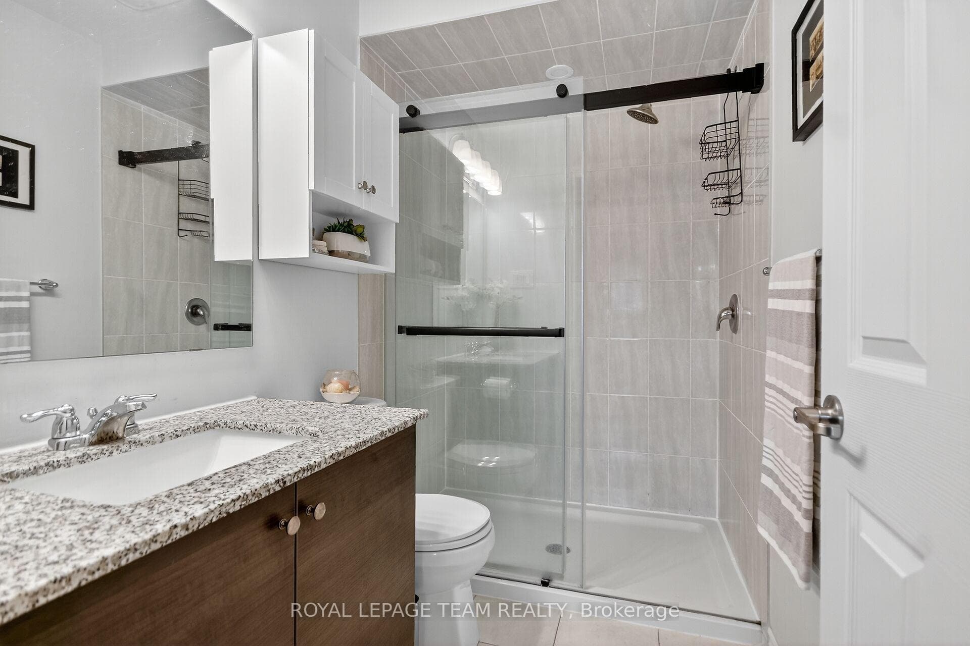 303 Pumpkinseed Crescent photo 38