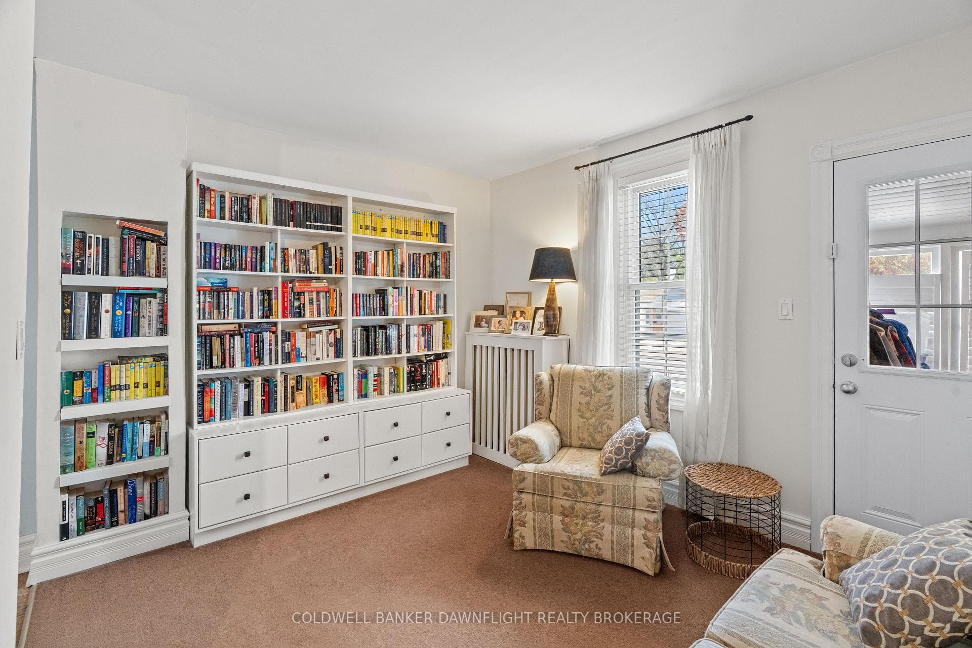 345 William Street photo 21