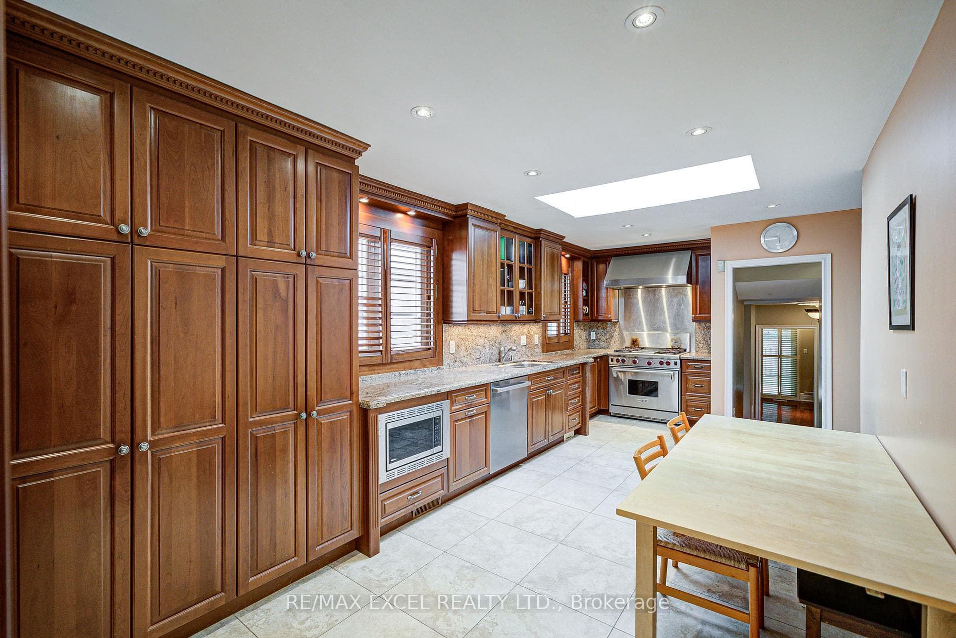 108 Babcombe Drive photo 35