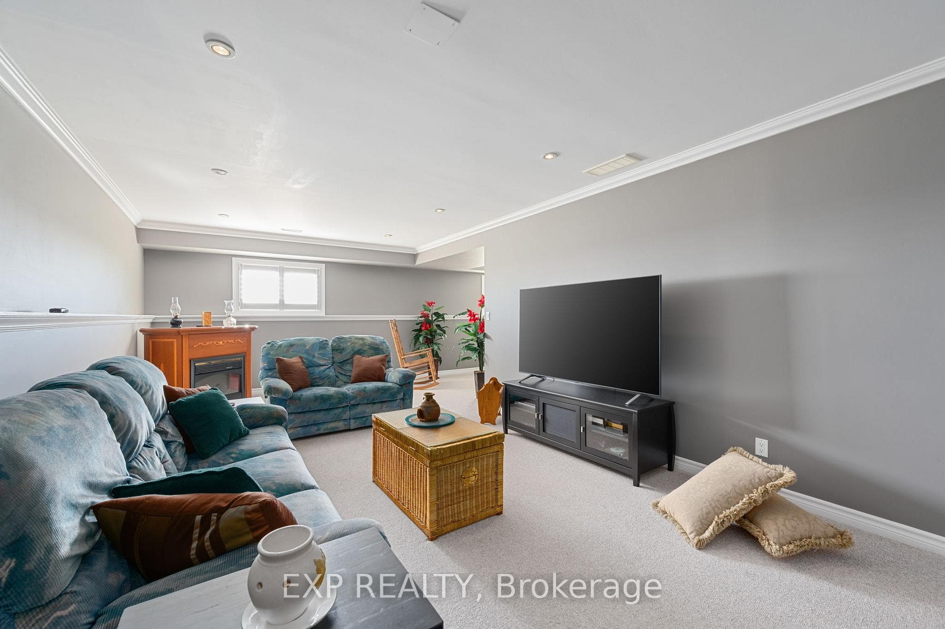 6497 Longwoods Road photo 19
