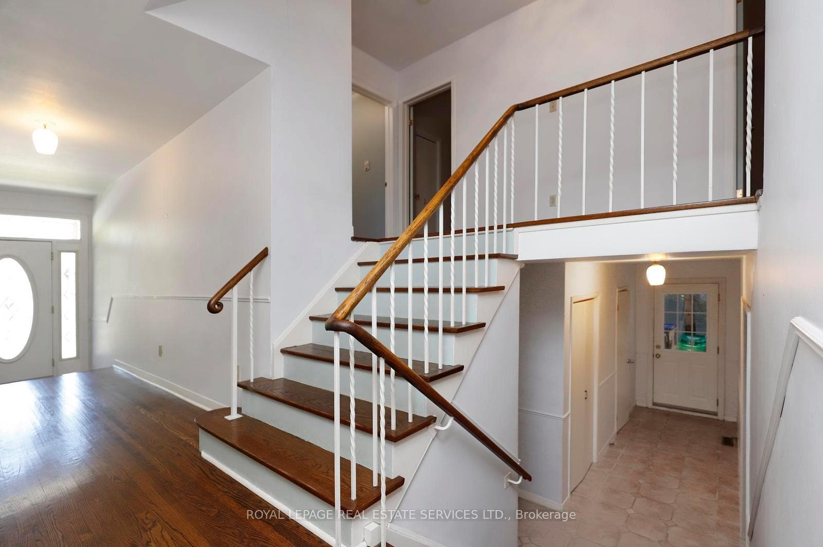 1492 Hillgrove Road photo 22