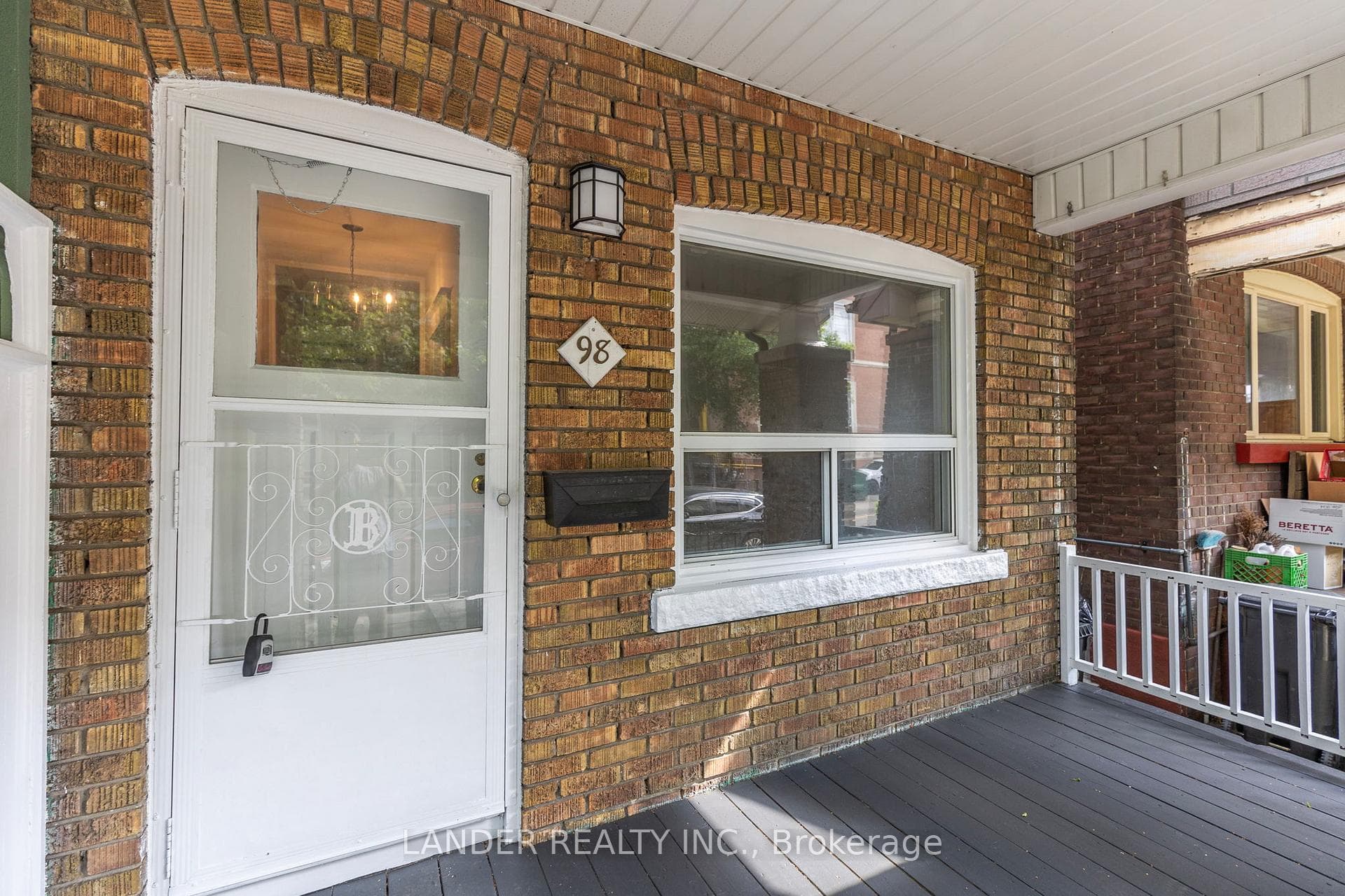 98 Chatham Avenue photo 2