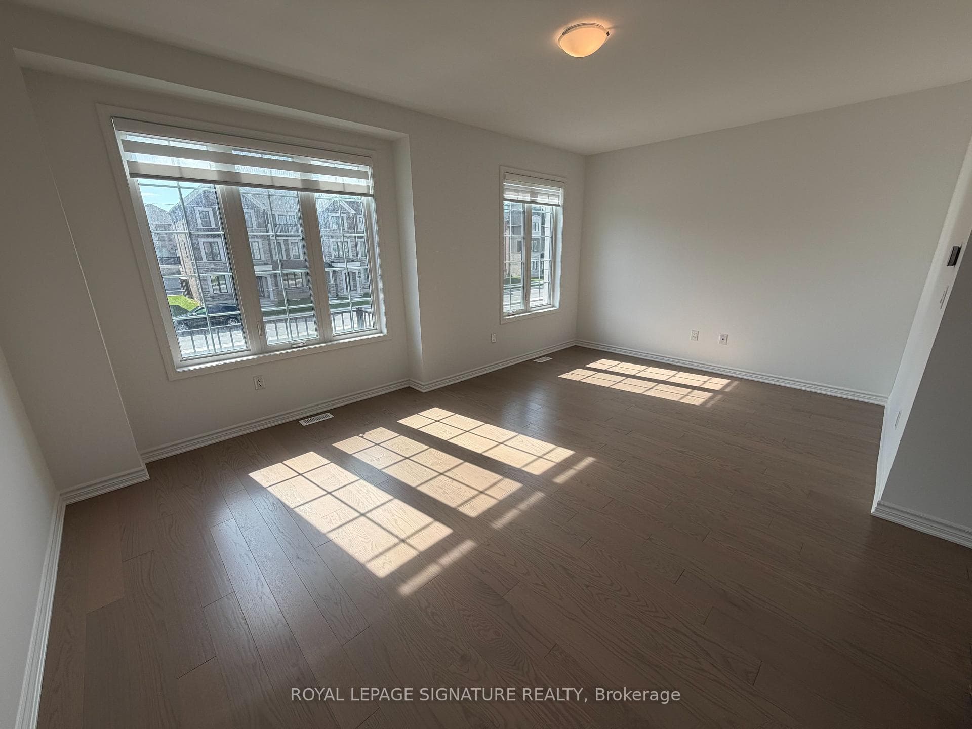 1369 William Halton Parkway photo 18