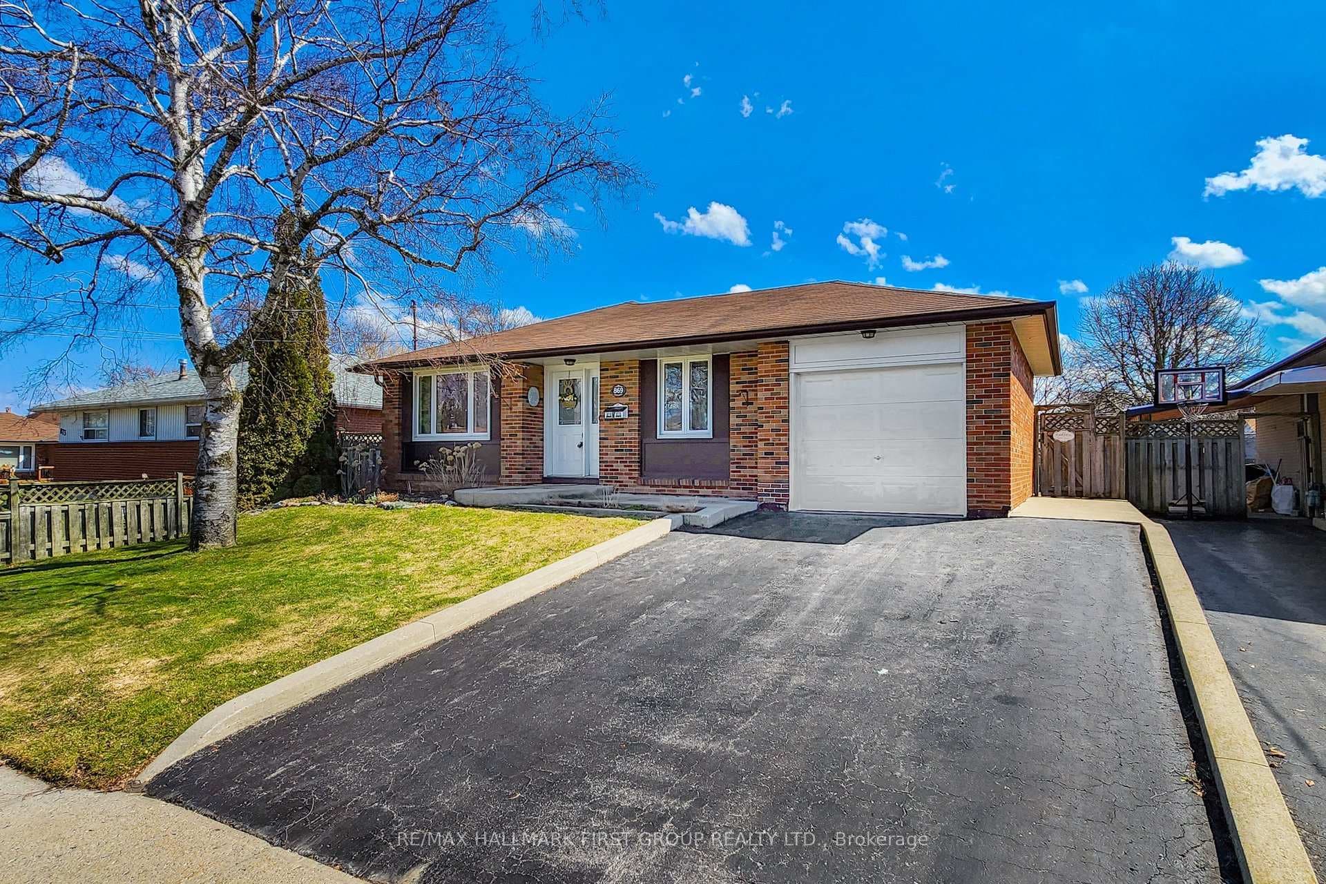869 Vicki Drive photo 2