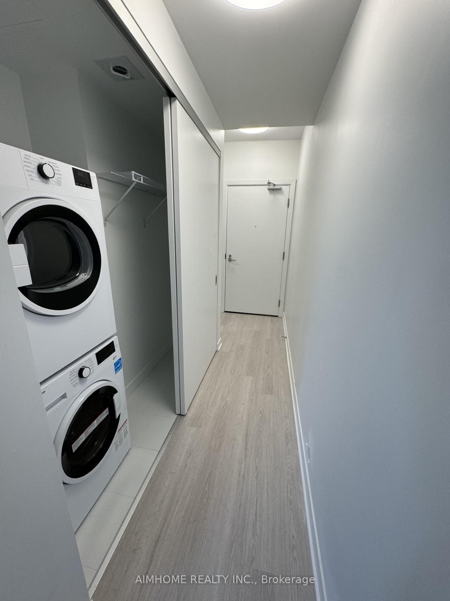 185 Alberta Avenue Unit 903 photo 4