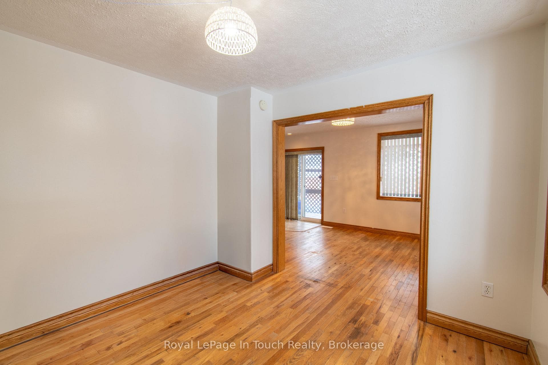 326 Lafontaine Road photo 17