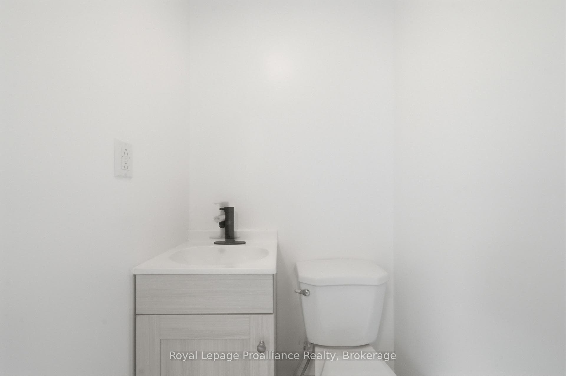 2pc off Kitchen