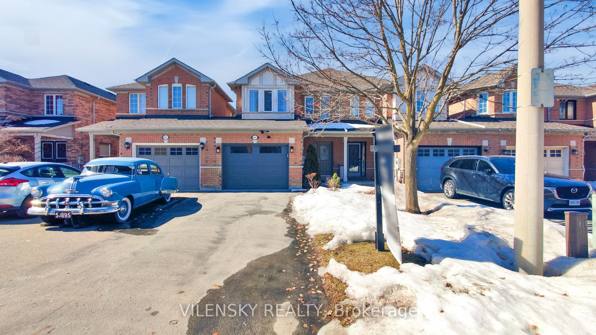 101 Foxfield Crescent photo 36