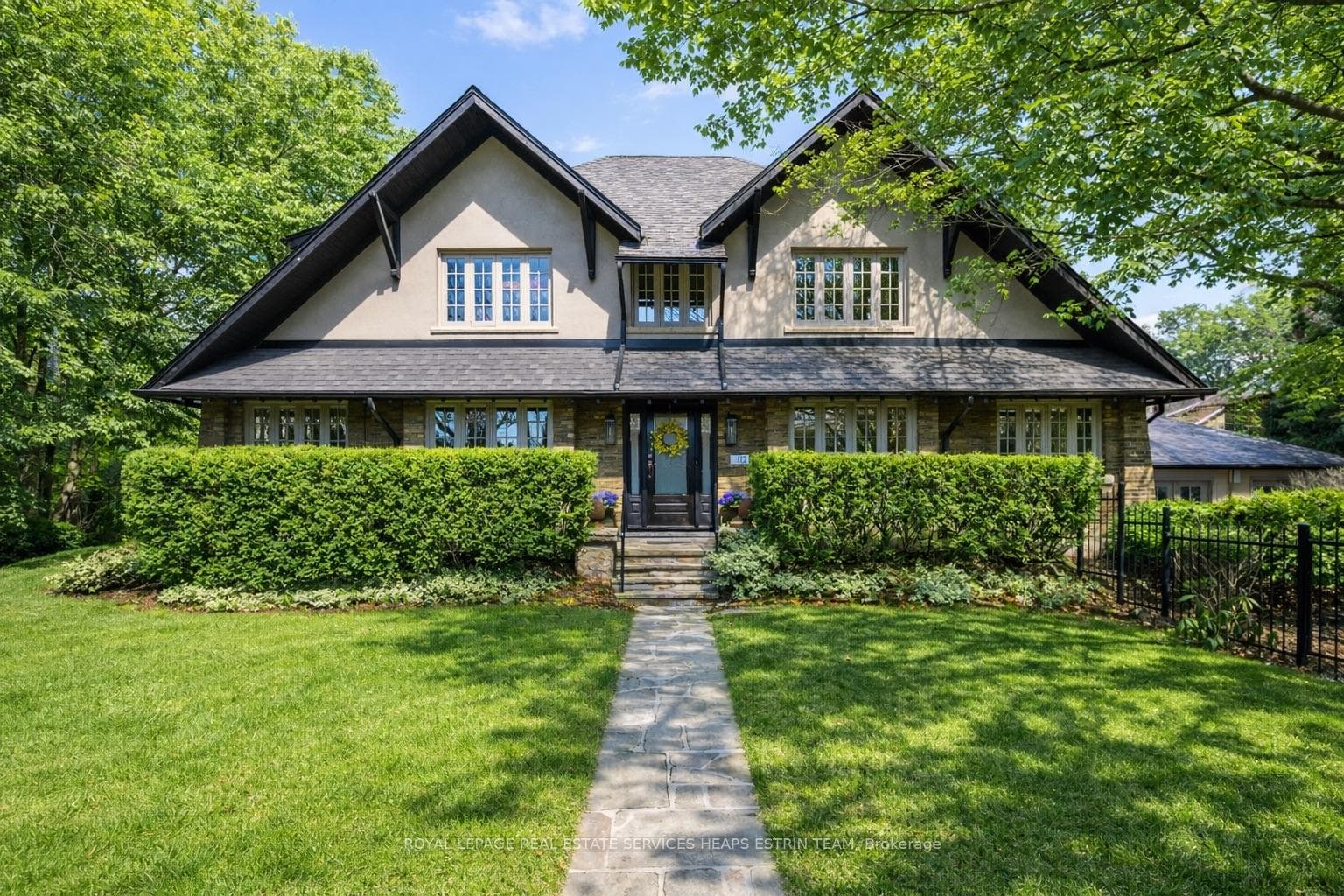 112 Douglas Drive photo 1