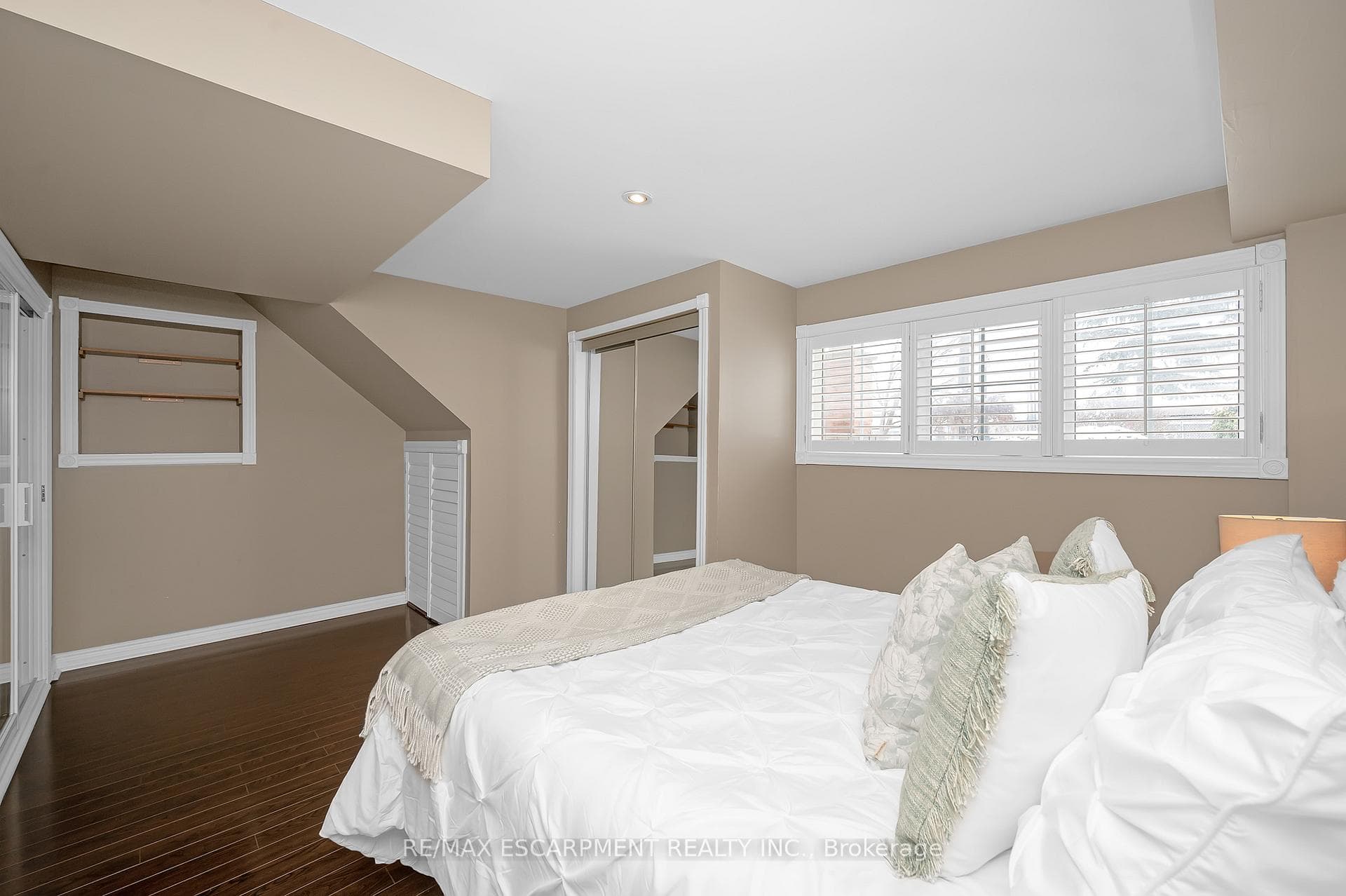 2243 TURNBERRY Road Unit 18 photo 24
