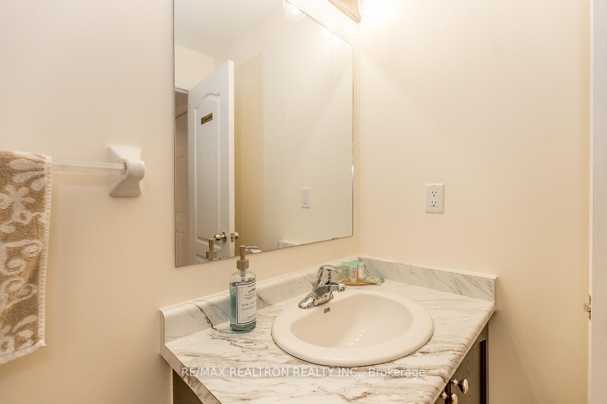 28 Donald Buttress Boulevard photo 11