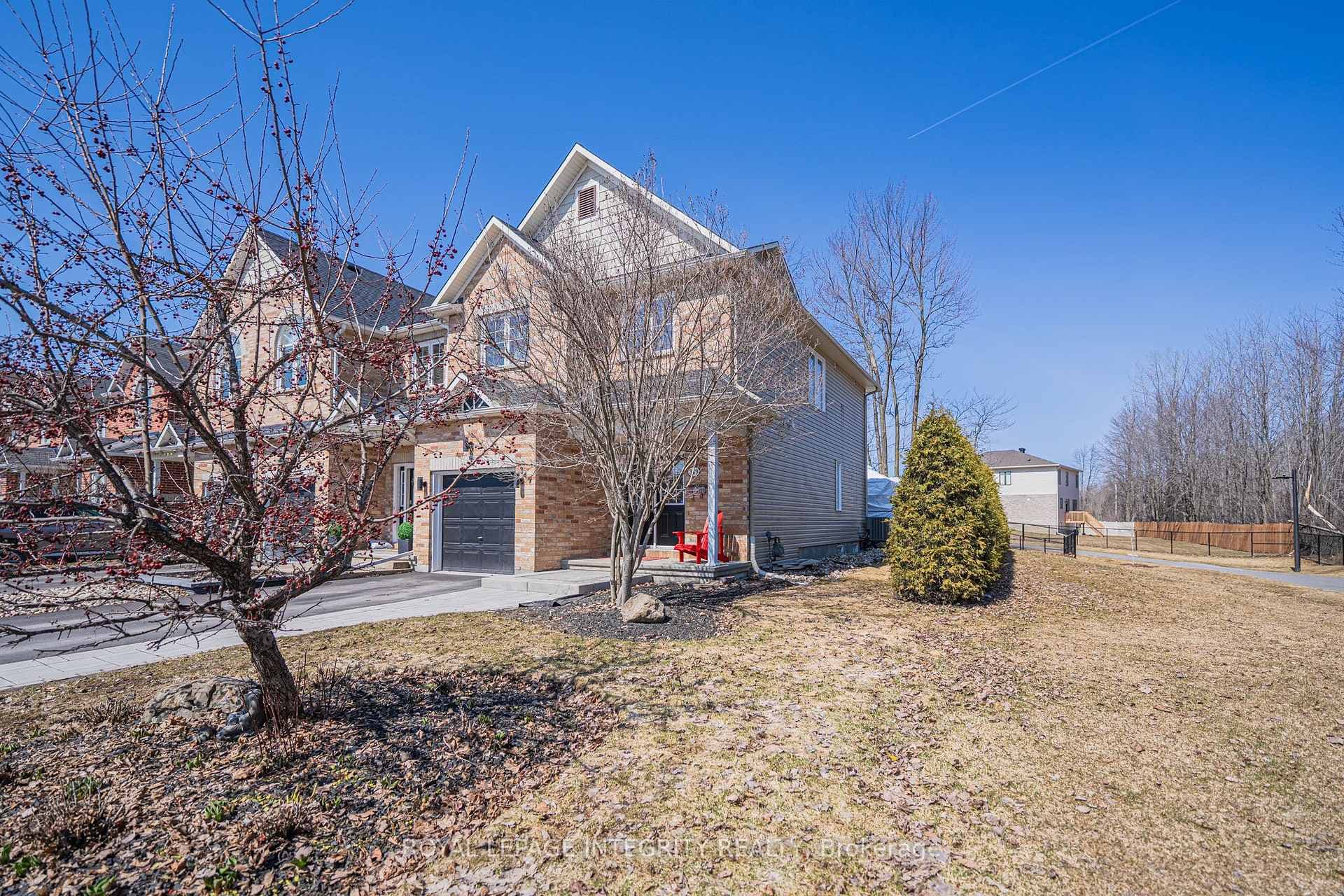 349 Celtic Ridge Crescent photo 3