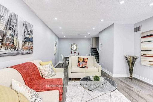 7201 Joliette Crescent Unit Upper Level photo 5