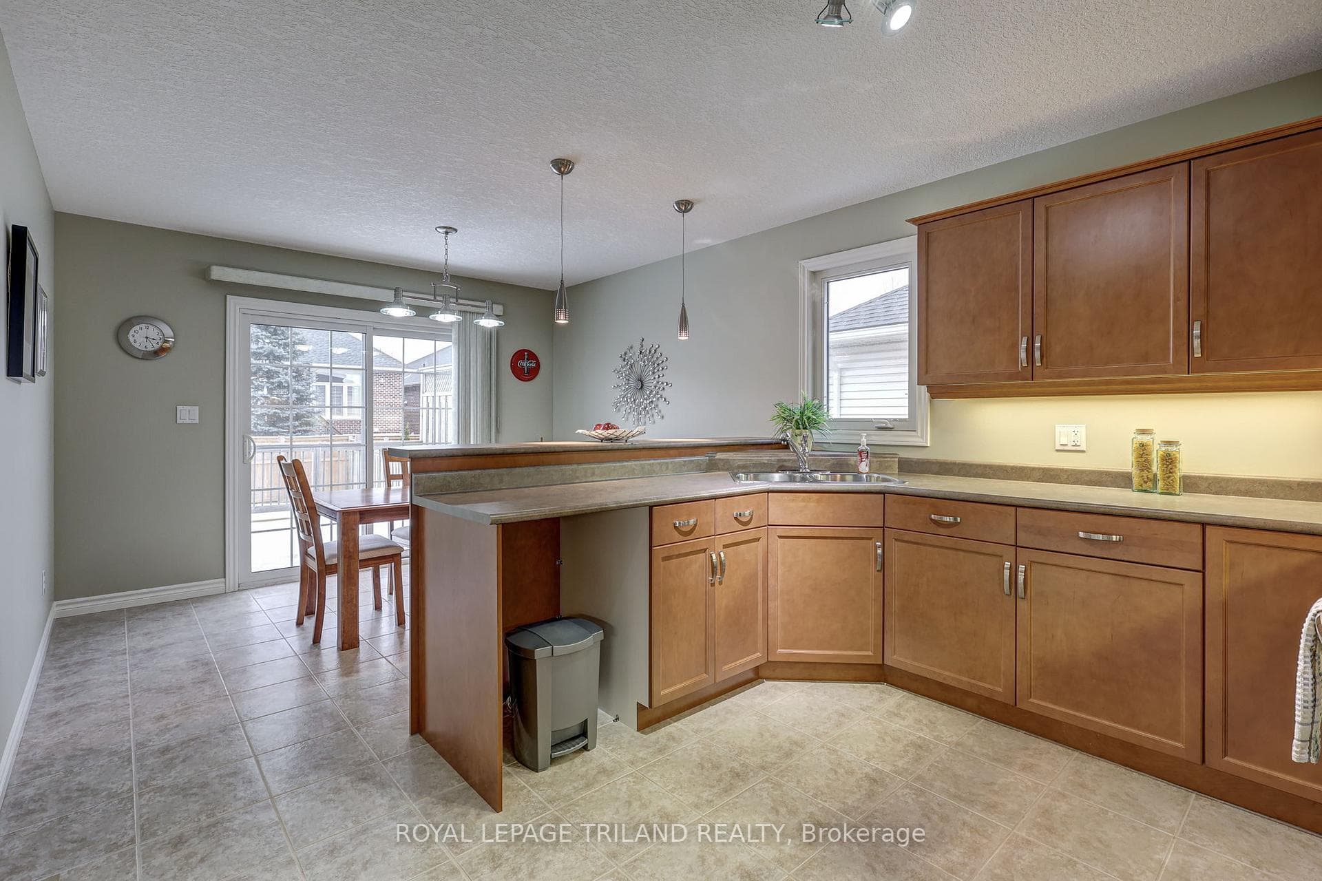 60 PENHALE - KITCHEN
