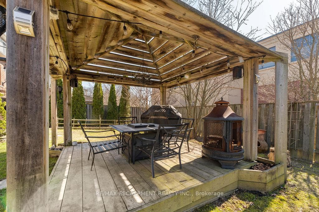 52 Whiterock Avenue photo 37