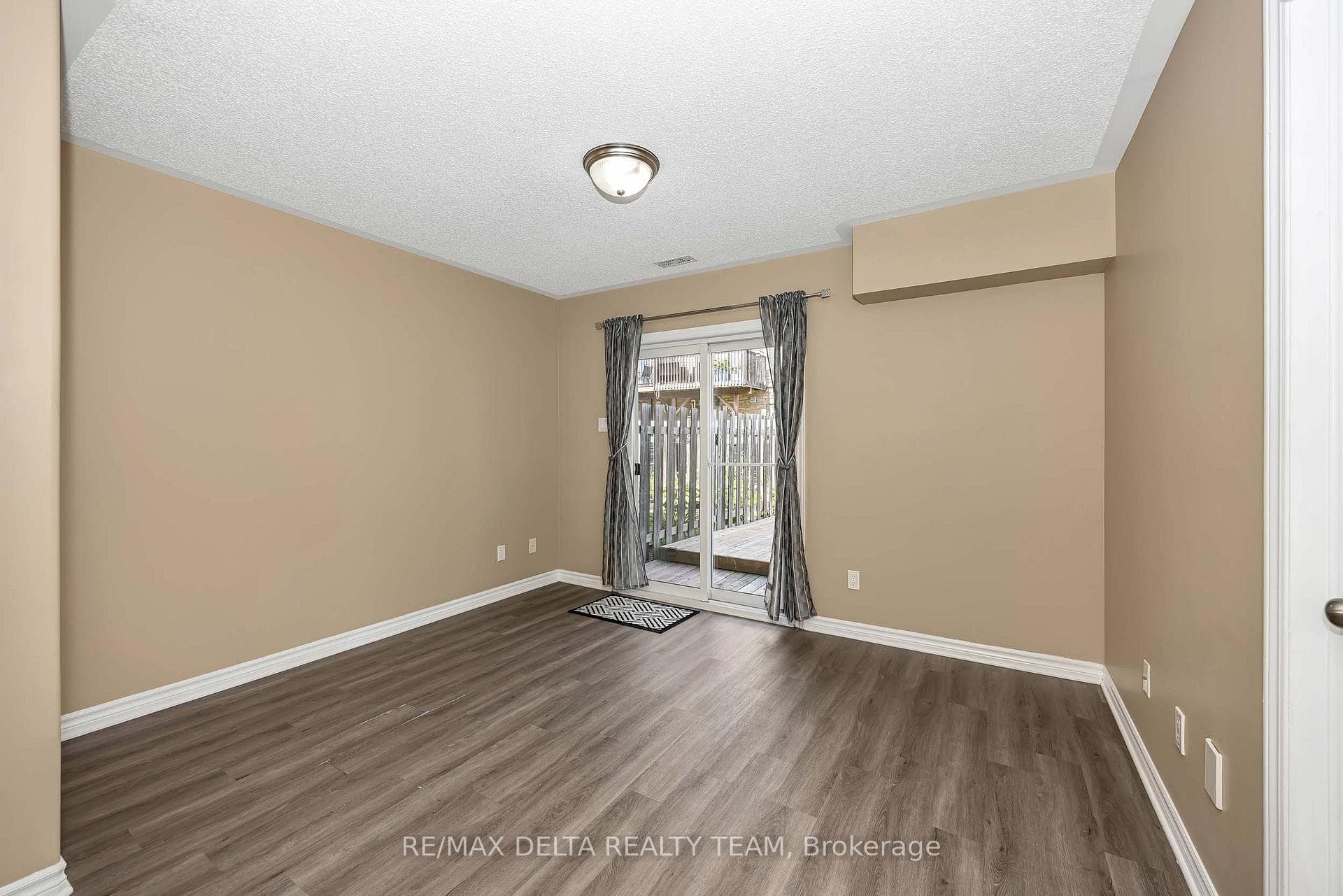 412 VAN BUREN Street photo 6