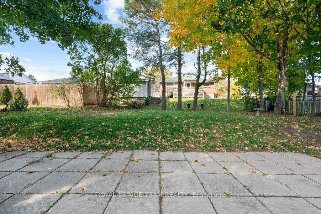 476 Laurier Boulevard photo 39