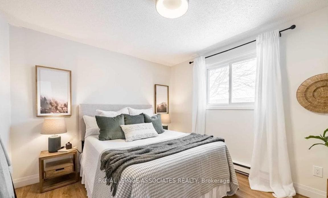 206 Willis Avenue Unit Main photo 11