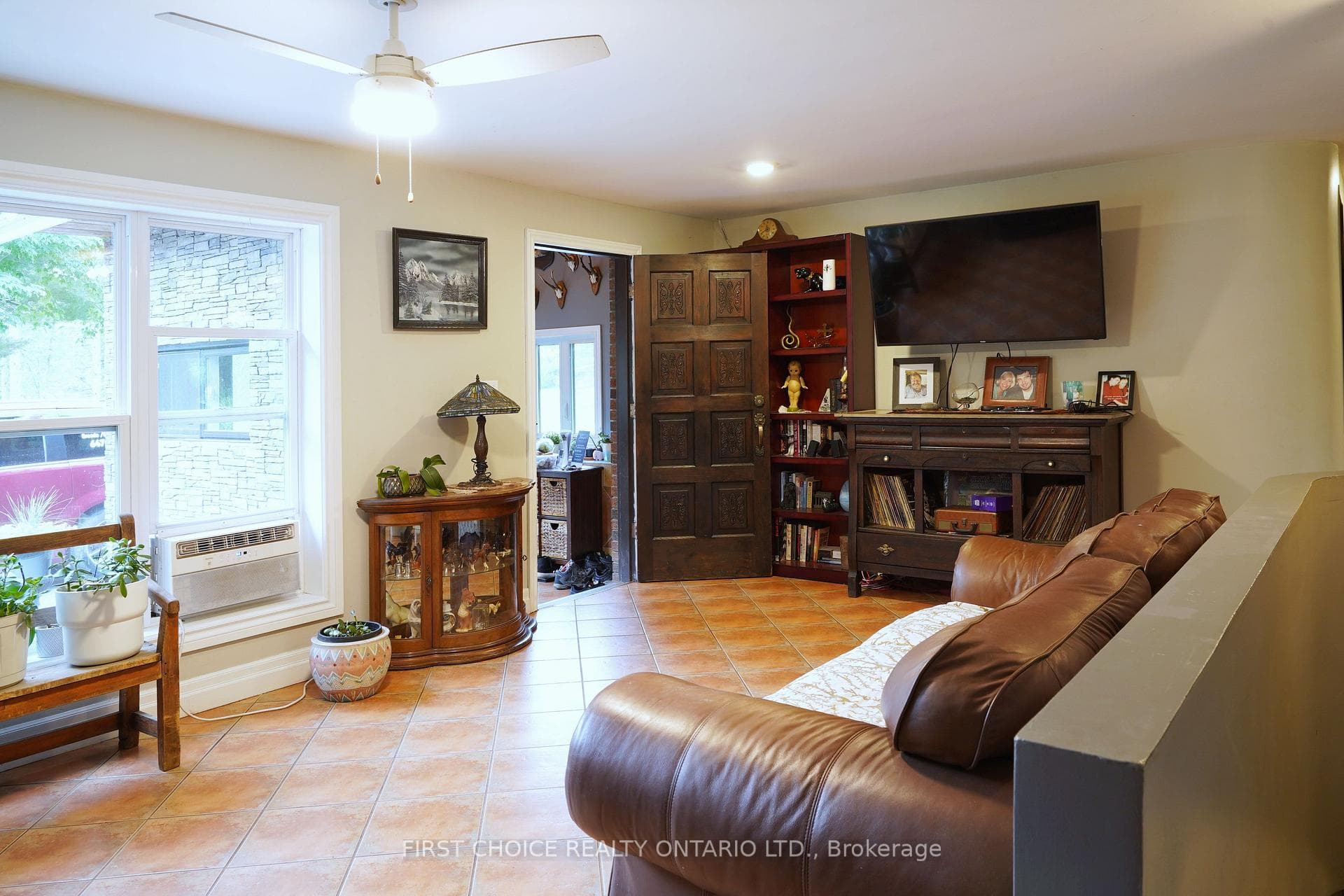 Mudroom, foyer.