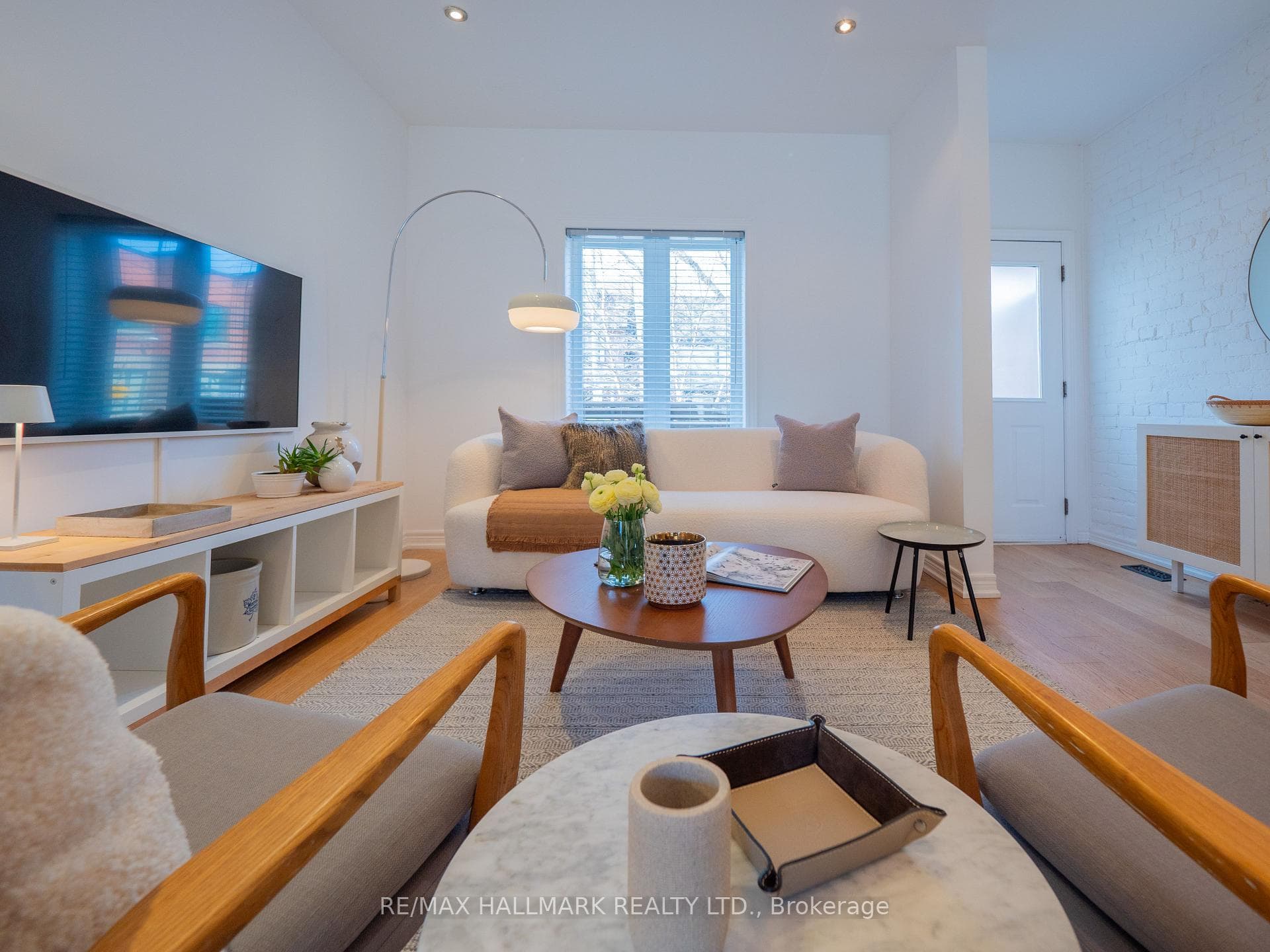 87 Empire Avenue photo 8