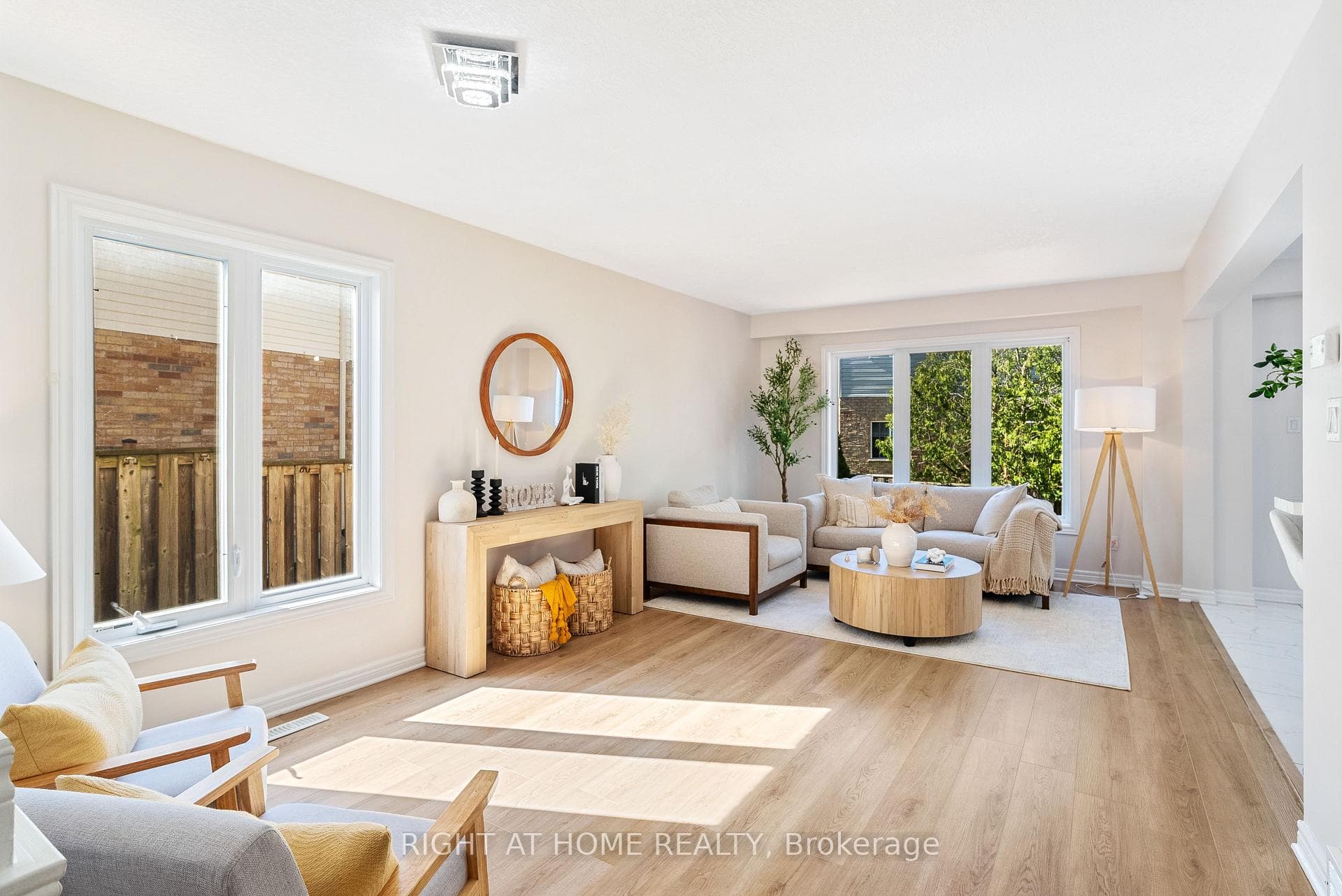 754 Hedgerow Place photo 8