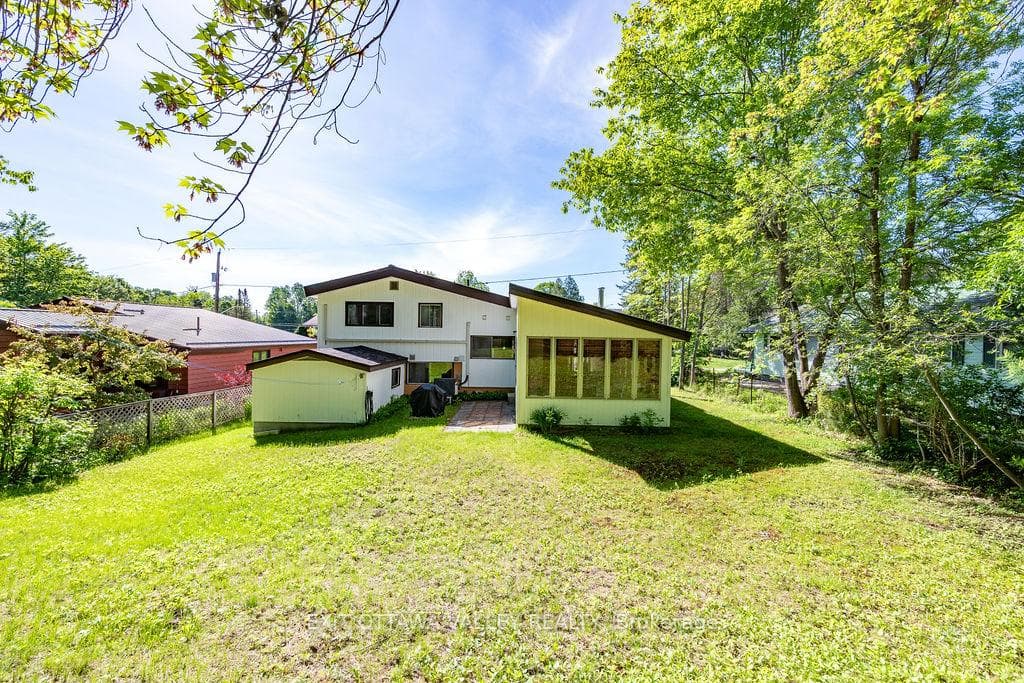 3 Newton Crescent photo 40