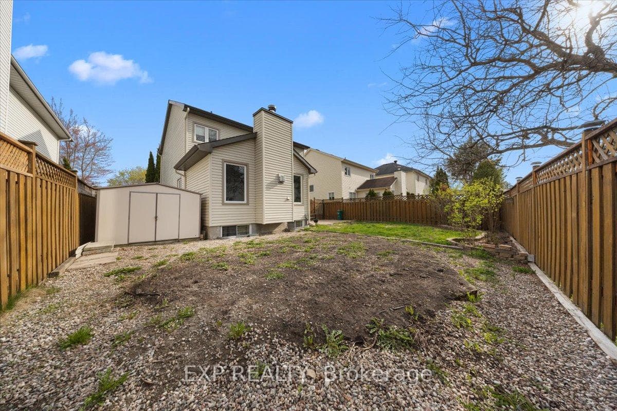 851 Beauregard Crescent photo 41