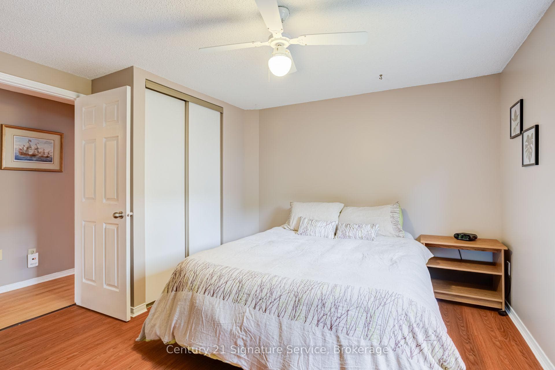 2755 Lindholm Crescent photo 31