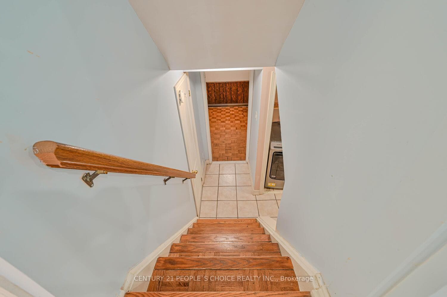 11 Checker Court photo 32