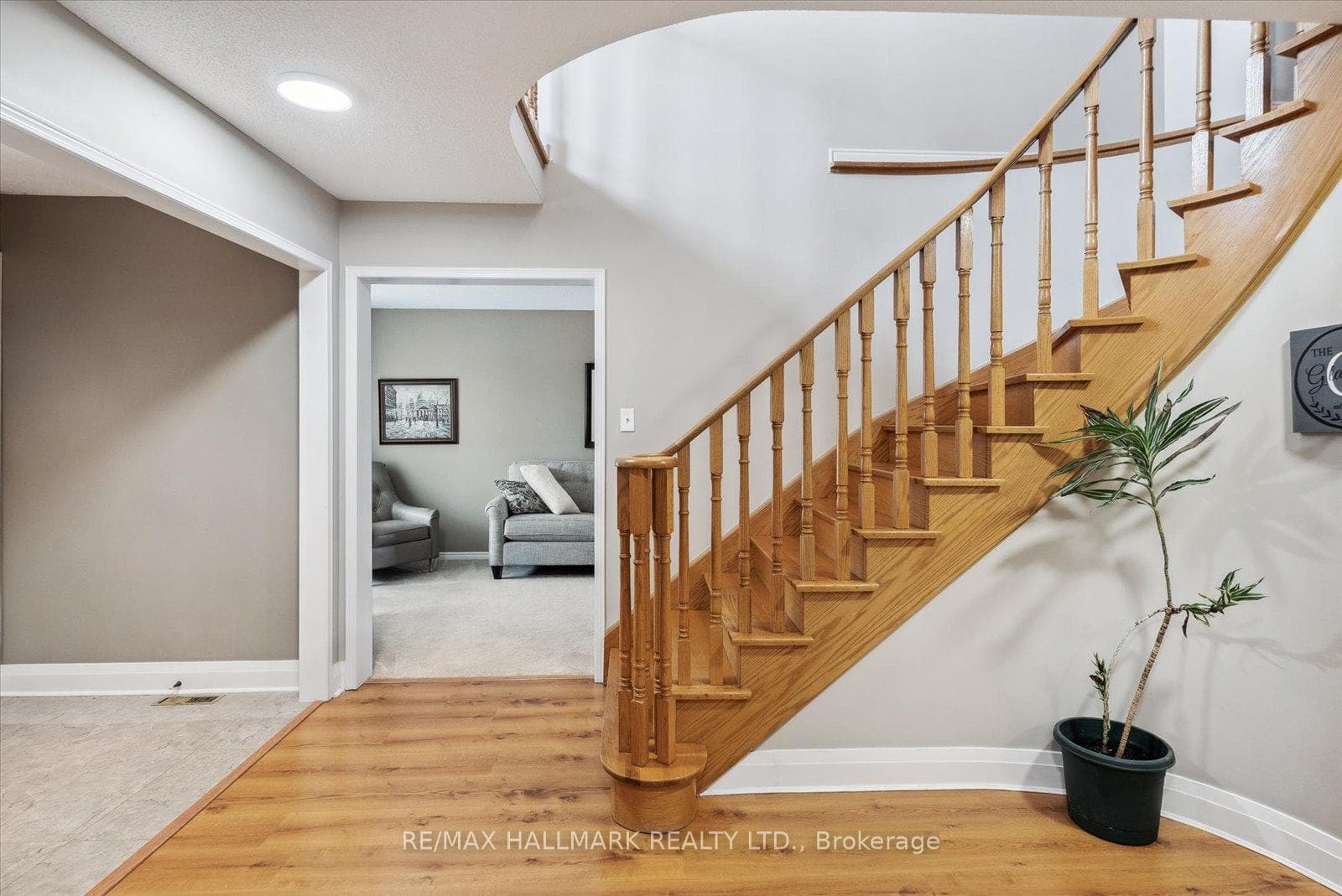 2605 Credit Valley Road photo 5