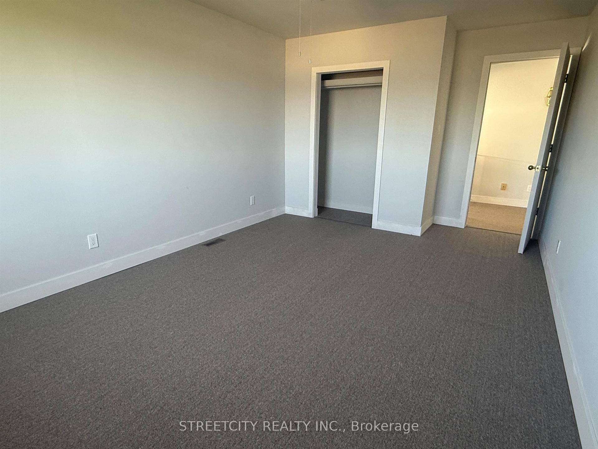 326 Ogden Street photo 14