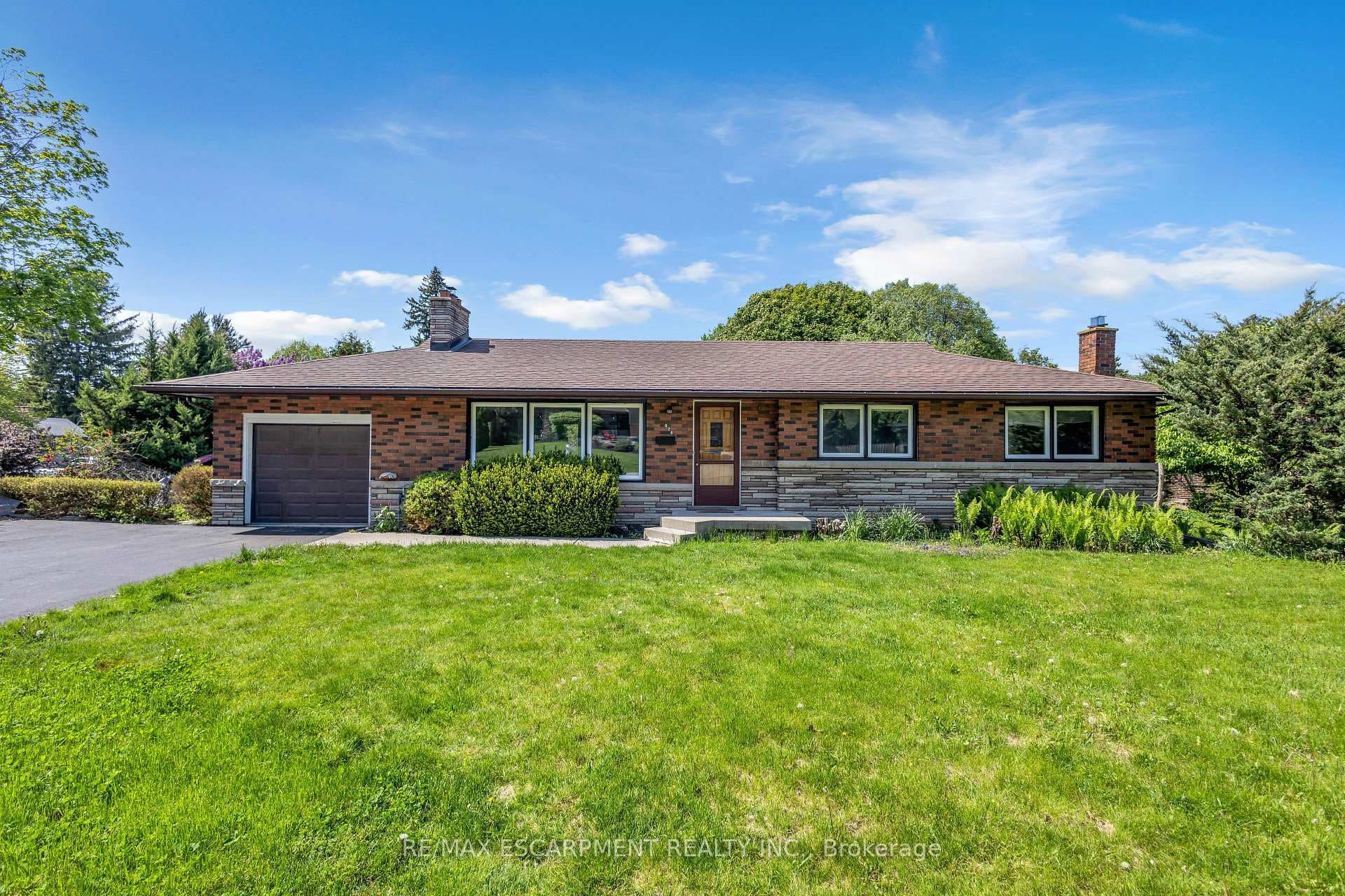 626 Iroquois Avenue photo 1