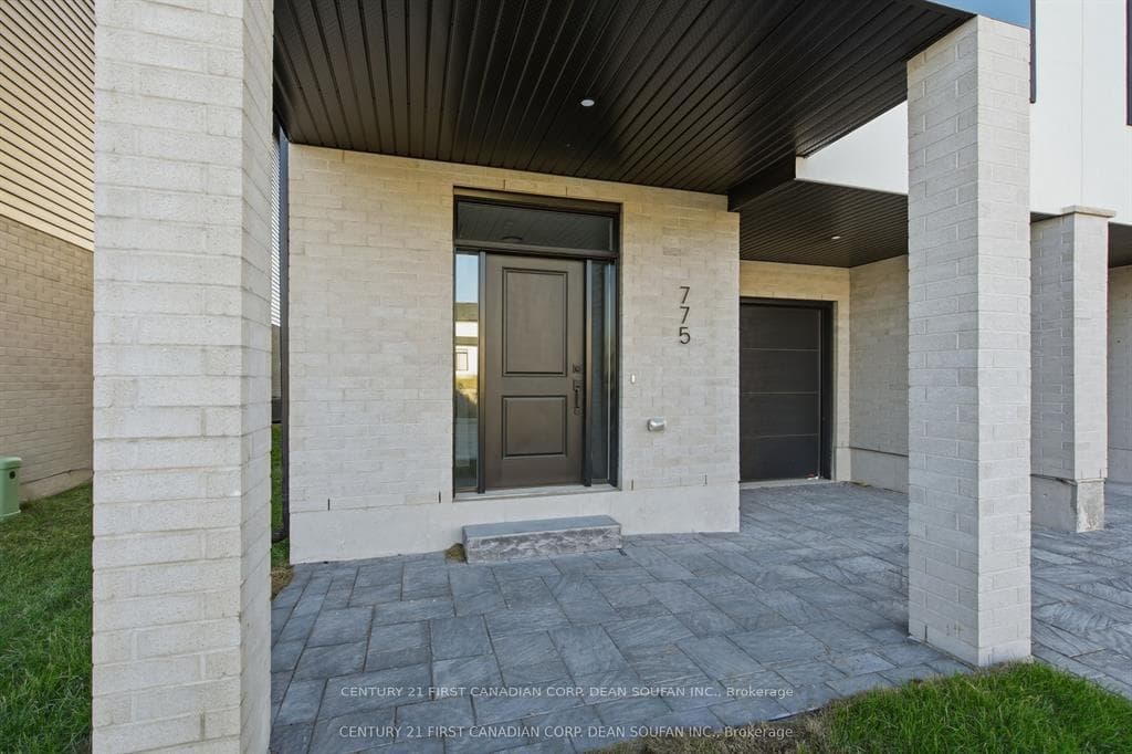 775 BANYAN Lane photo 5