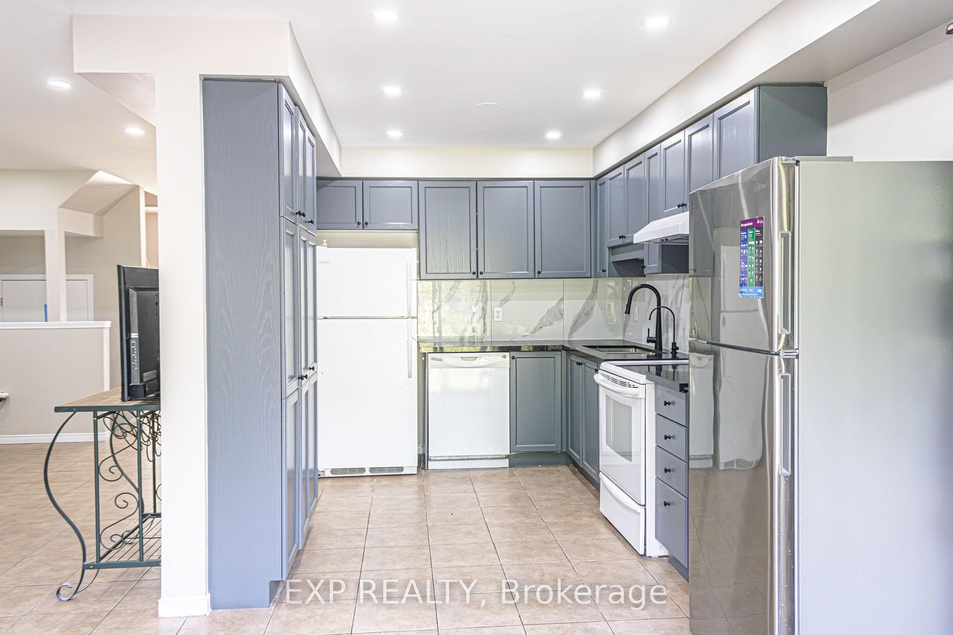 20 Curzon Crescent photo 9