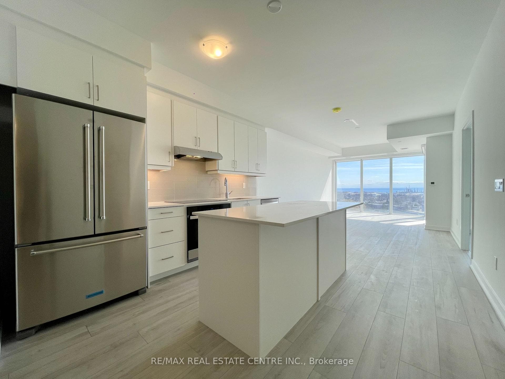 1035 Southdown Road Unit 1606 photo 2