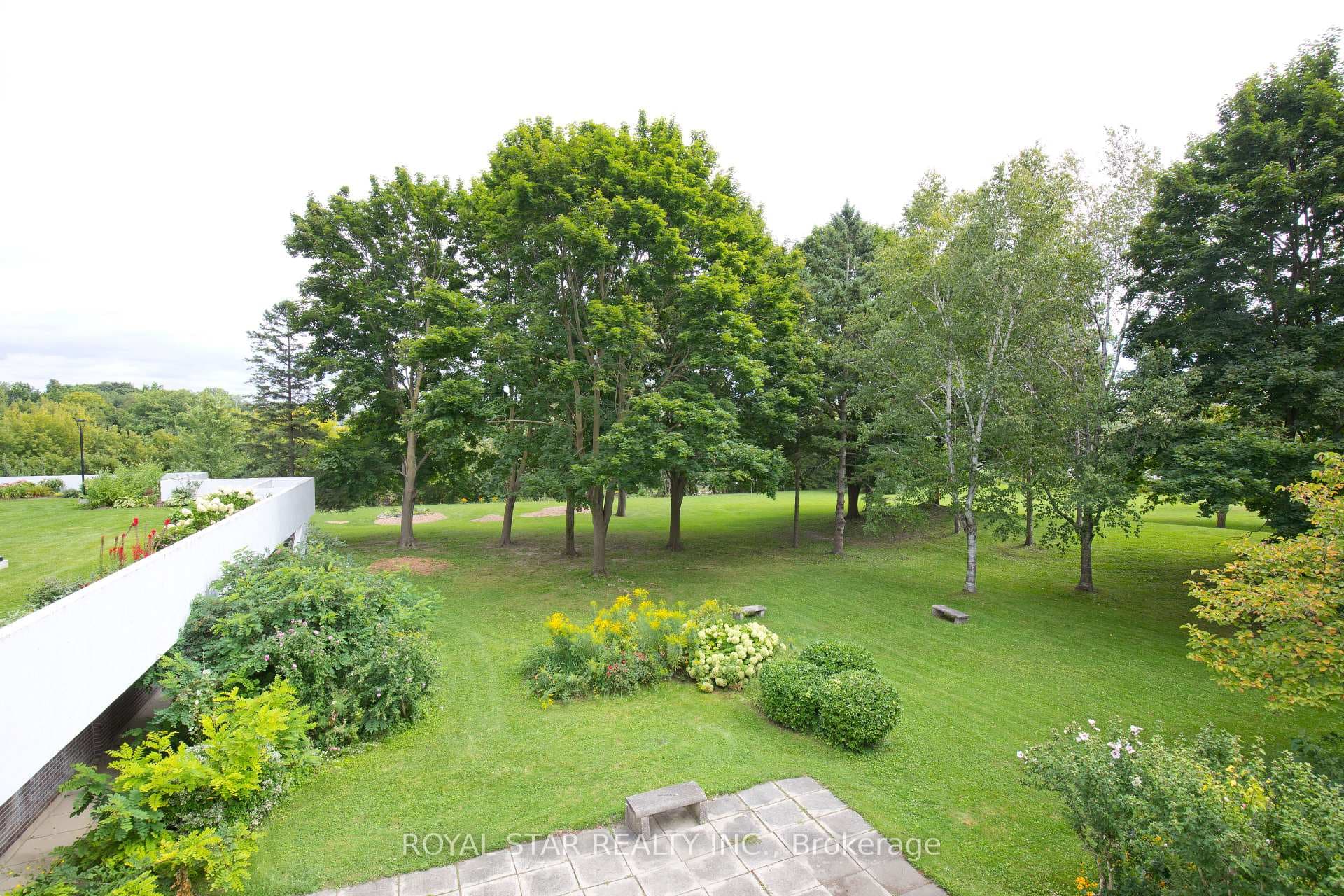 1535 Lakeshore Road Unit 1607 photo 40